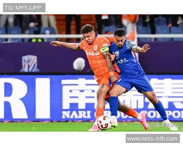 富力与申花激战正酣比分悬念引发球迷热议与期待